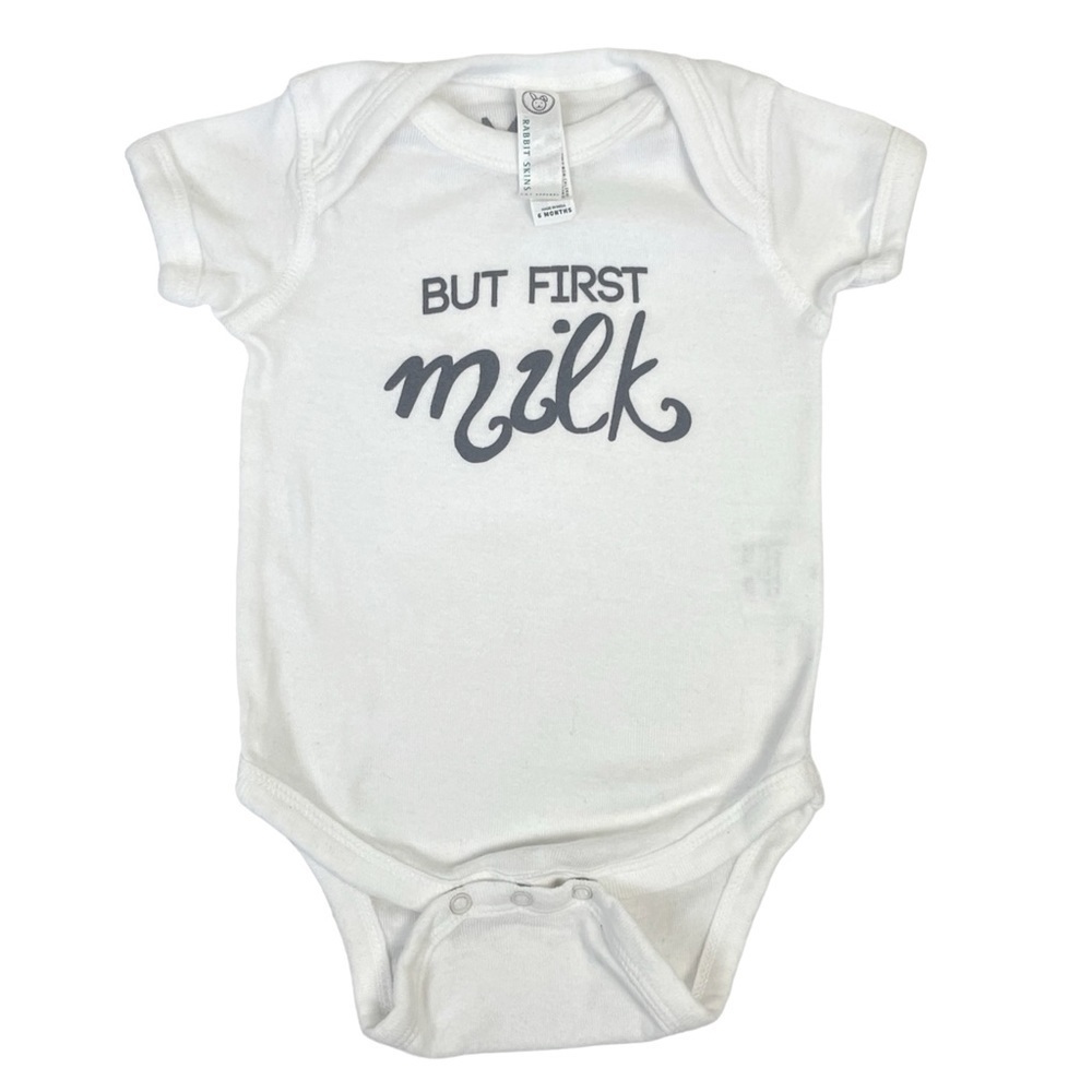 Mpompon White Unisex 6 Months Cache-Couche| Onesie “BUT FIRST MILK” 100% cotton